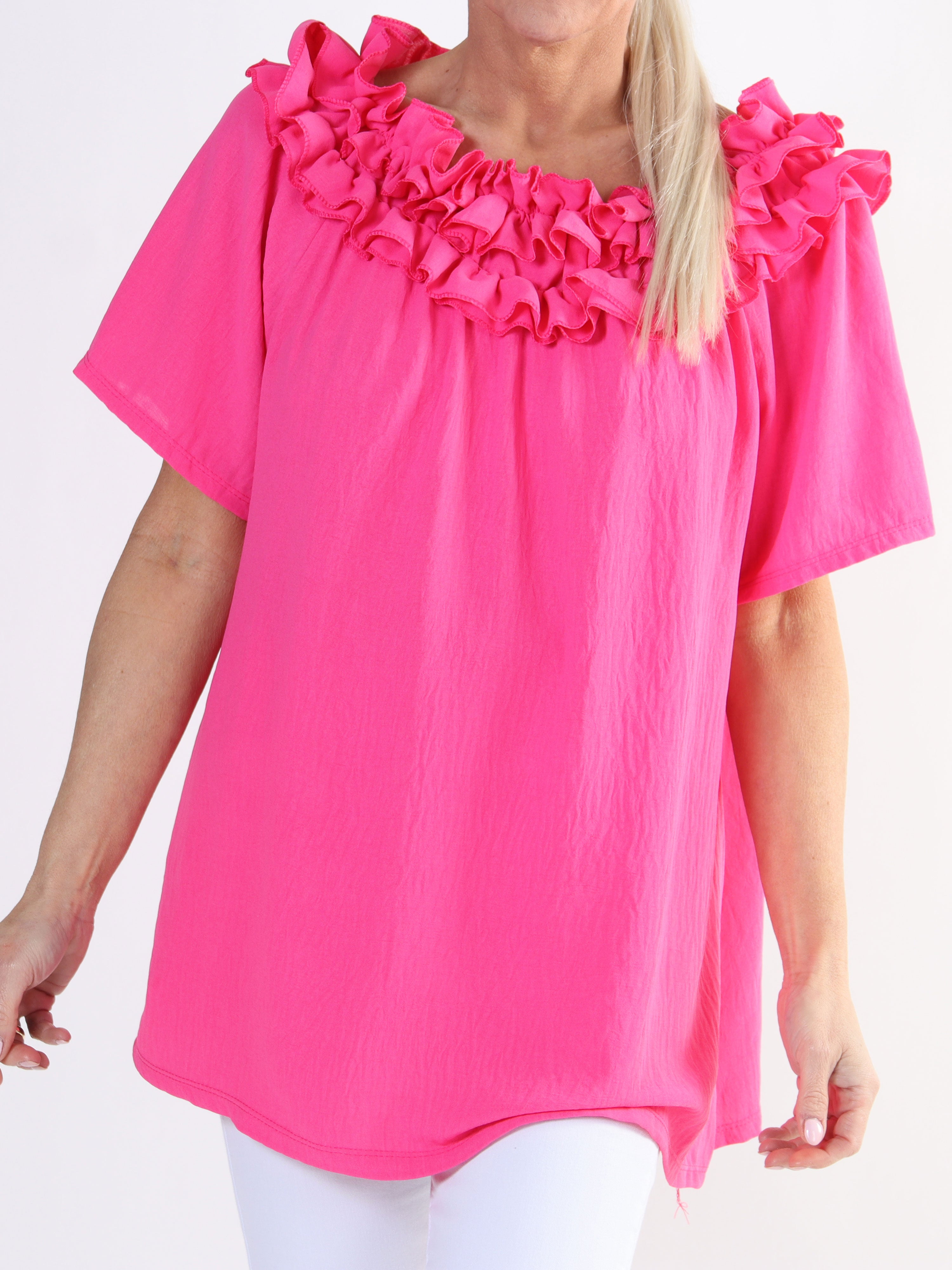 Chili Sleeveless - Plus size tunika med elastik og flæser i udskæringen